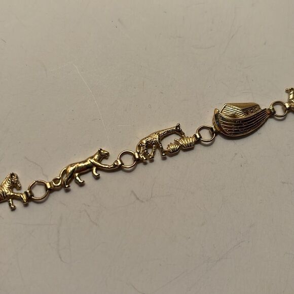 Dainty 10k Yellow Gold Noah’s Ark Bracelet 7.5” - Picture 6 of 11